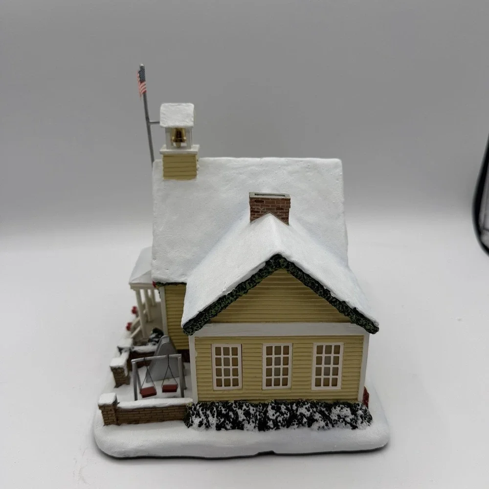Vintage John Deere Creek Hawthorne Village Light Up 2004 Deer Creek School 79128